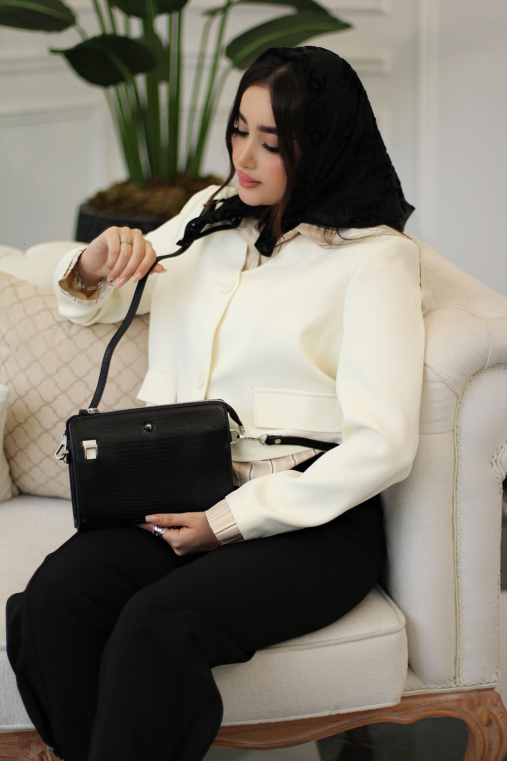 کیف دوشی زنانه طرح دیوا چرم لیزارد مشکی