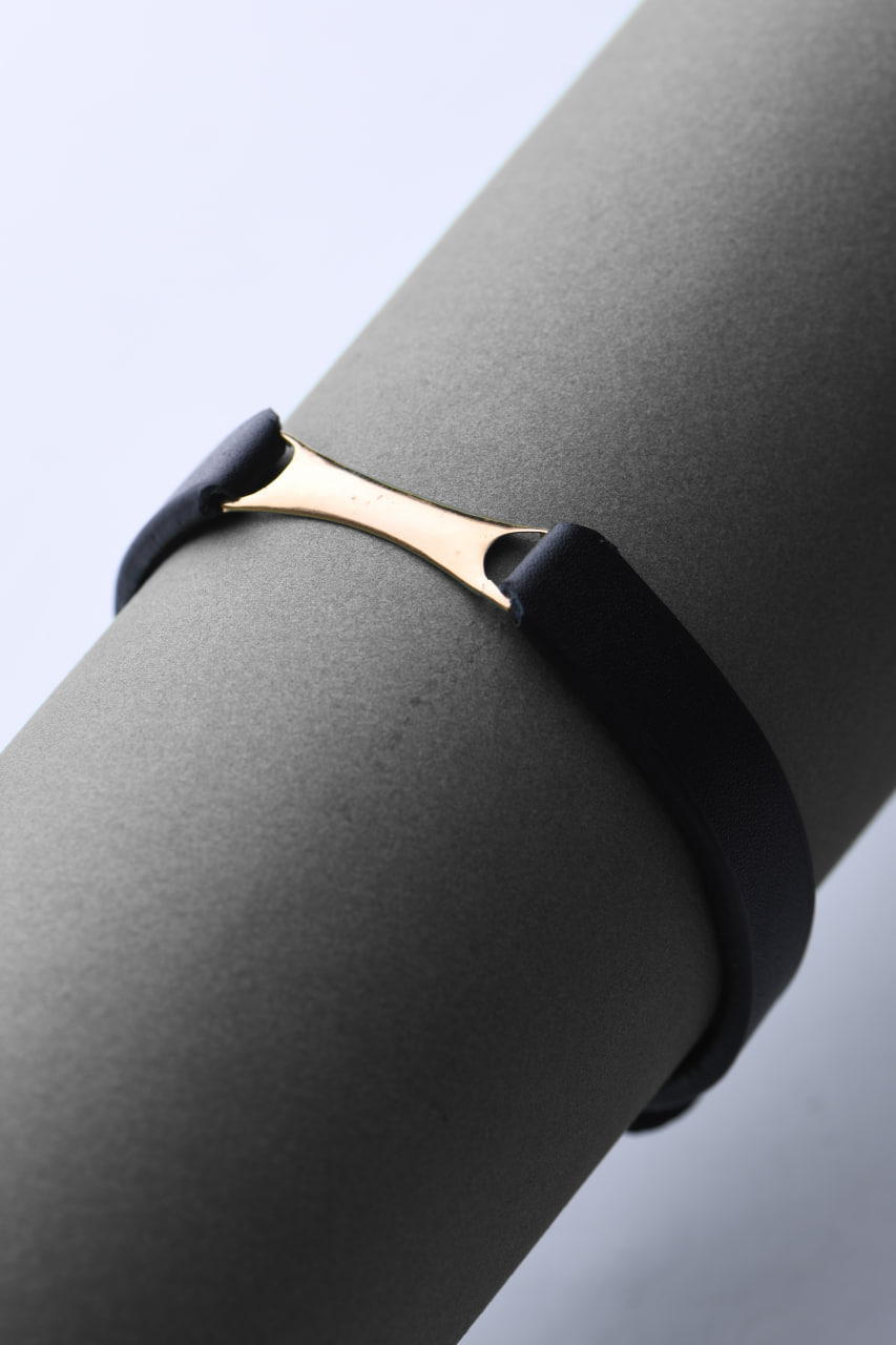 دستبند مردانه طلا چرم طرح رویال دستبند مردانه طلا چرم طرح رویال