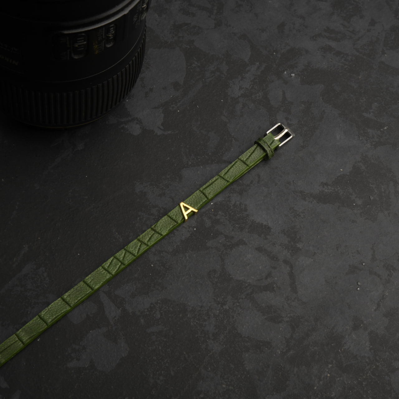 دستبند مردانه طلا چرم حرف A دستبند مردانه طلا چرم حرف A