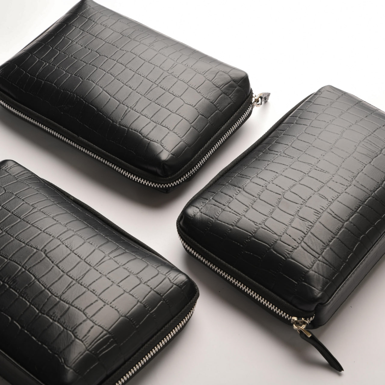 کیف پاسپورتی چرم کروکودیل مشکی