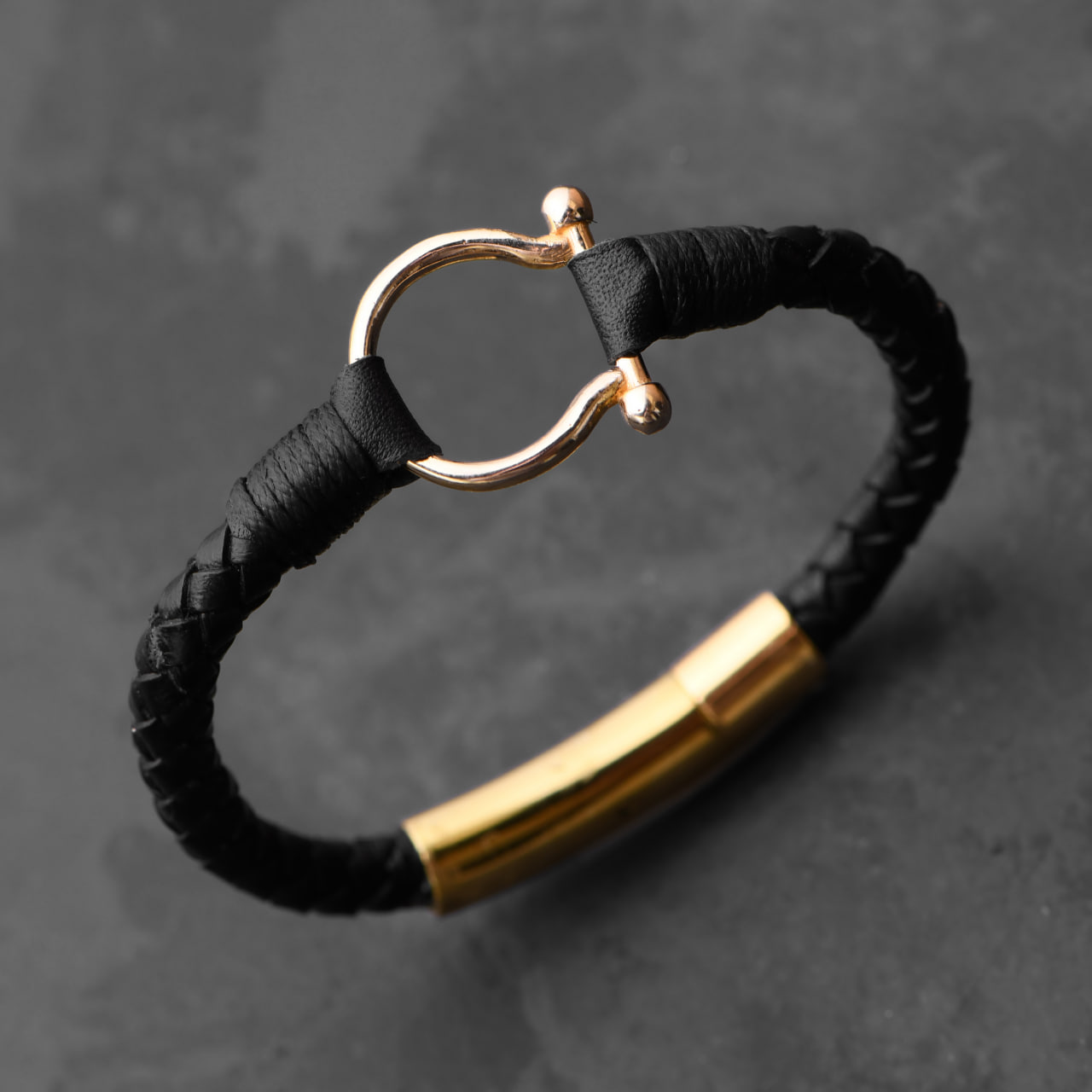 دستبند مردانه طلا چرم طرح امگا