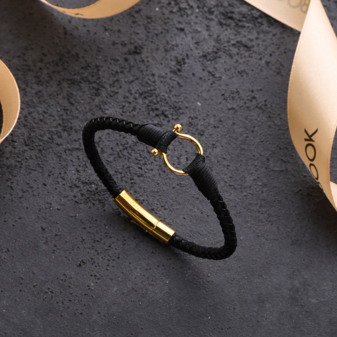 دستبند مردانه طلا چرم طرح امگا