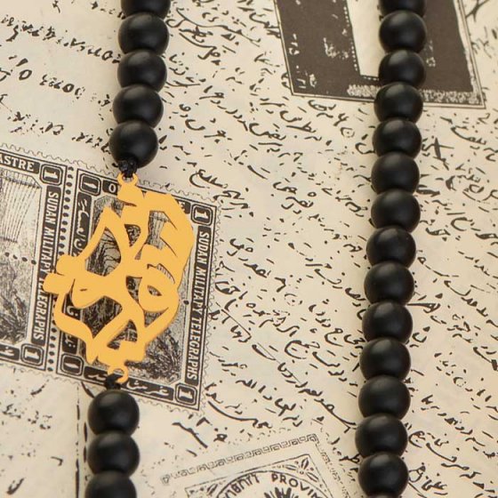 گردنبند اونیکس با پلاک طلا شقایق