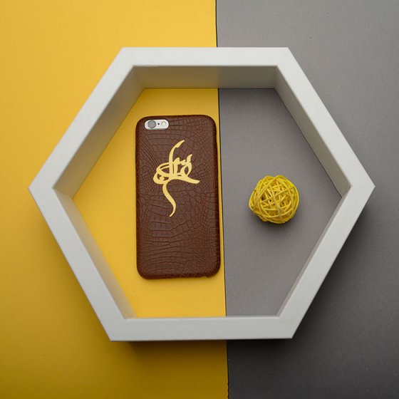 قاب موبایل چرم با پلاک اسم عسل