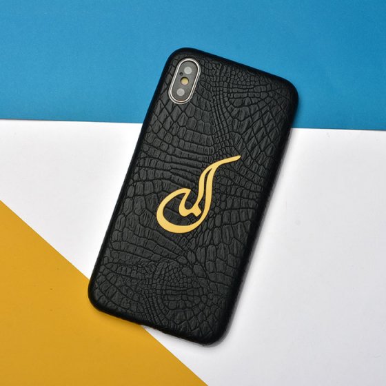 قاب موبایل چرم با پلاک اسم آلما