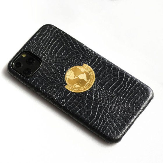 قاب موبایل چرم با پلاک طرح کره زمین