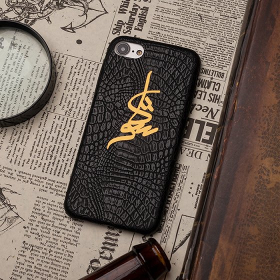 قاب موبایل چرم با پلاک اسم شوکا