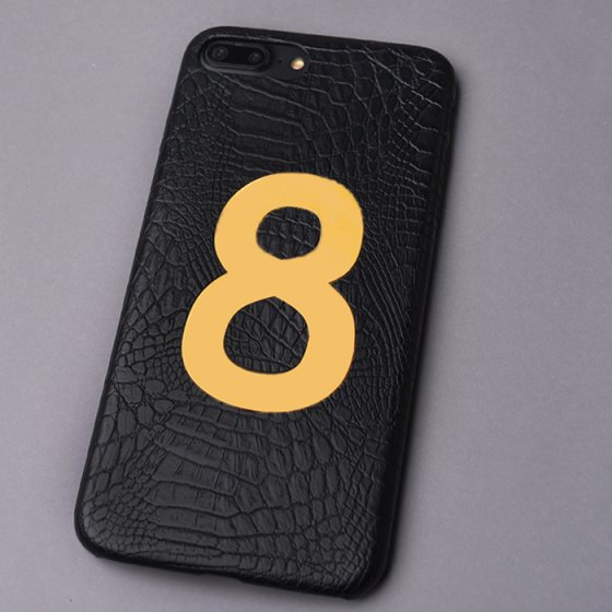قاب موبایل چرم با پلاک شماره 8