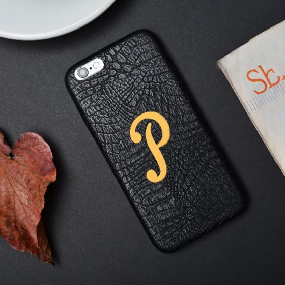 قاب موبایل چرم با پلاک حرف P