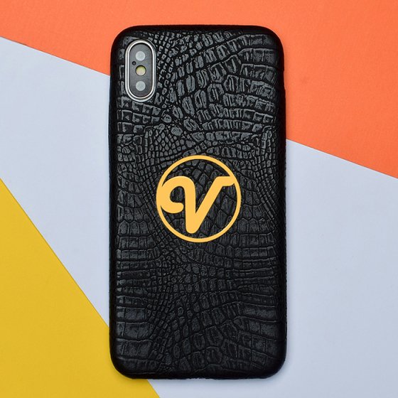 قاب موبایل چرم با پلاک v