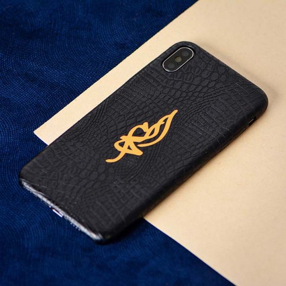 قاب موبایل چرم با پلاک اسم احلام