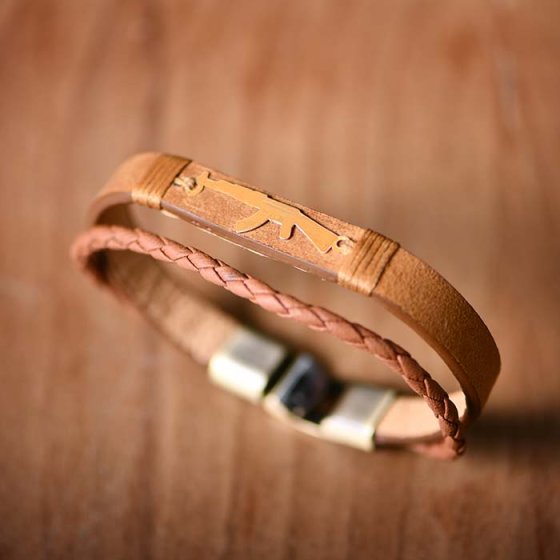 دستبند طلا چرم با طرح اسلحه