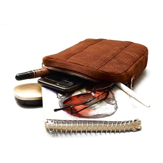 کیف کراس بادی چرم با پلاک طرح درخت کاج