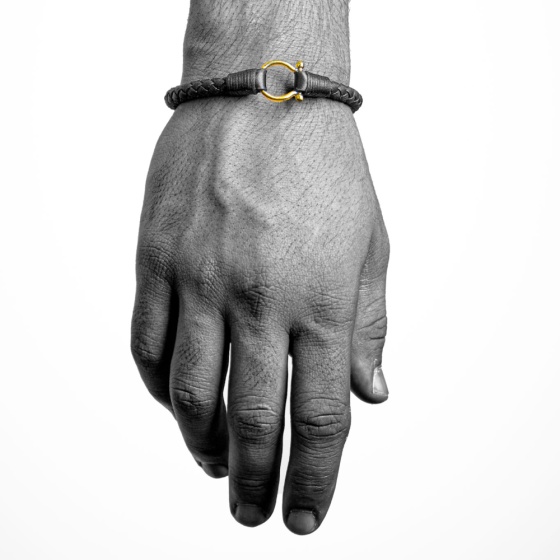 دستبند مردانه طلا چرم طرح امگا