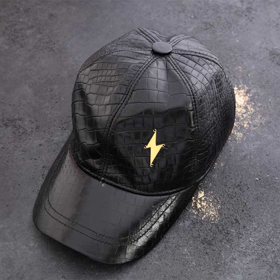 کلاه چرم با پلاک طرح