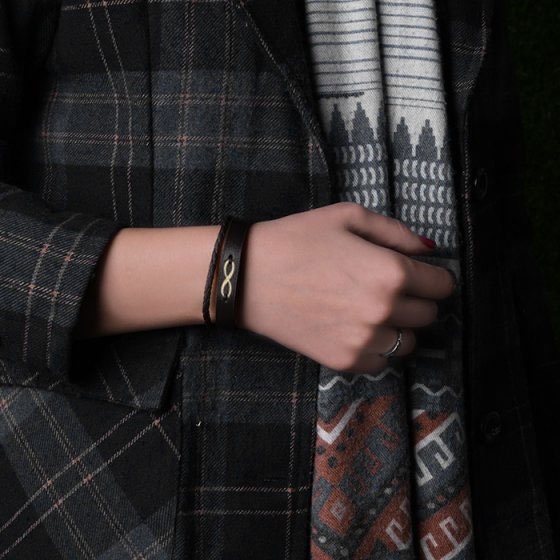 دستبند طلا چرم بینهایت طلا