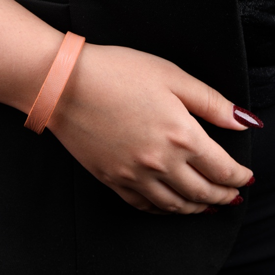 دستبند زنانه چرم لیزارد صورتی