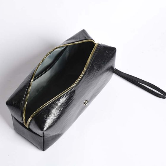 کیف آرایشی مشکی لیزارد