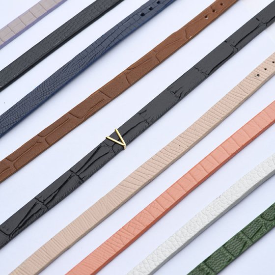 دستبند زنانه طلا چرم حرف V