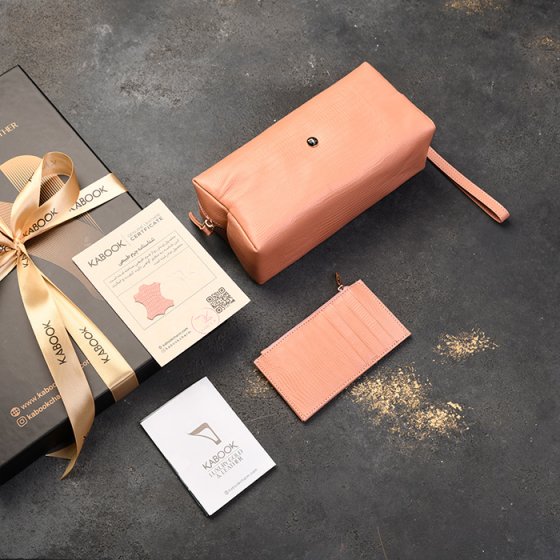 ست کیف کارت زیپی و کیف آرایشی چرم صورتی