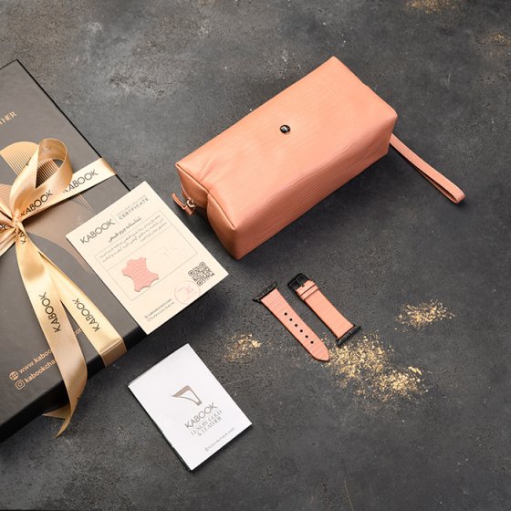 ست کیف آرایشی و بند اپل واچ چرم صورتی