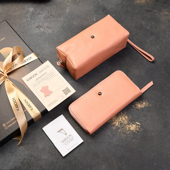 ست کیف پول زنانه و کیف آرایشی چرم صورتی