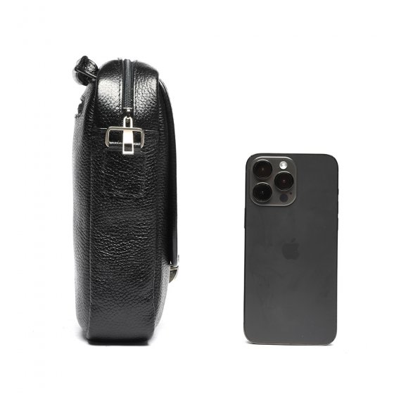 کیف دوشی مردانه طرح نگین بزرگ چرم مشکی فلوتر