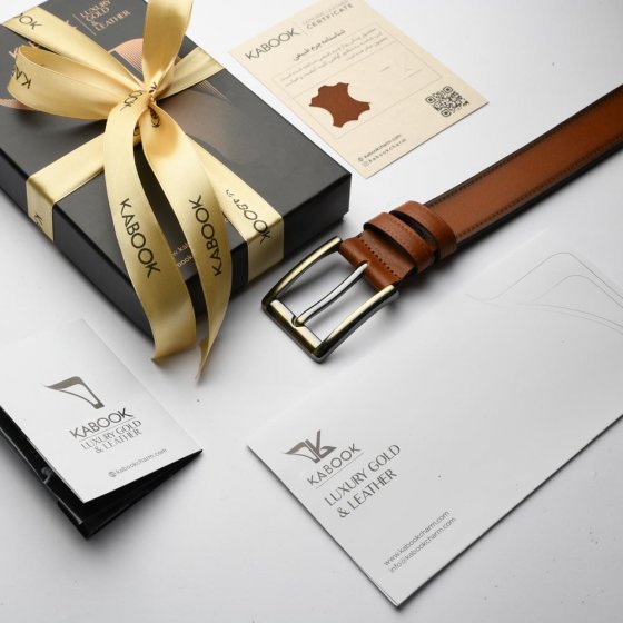 کمربند چرم مردانه کلاسیک عسلی سگک نقره ای