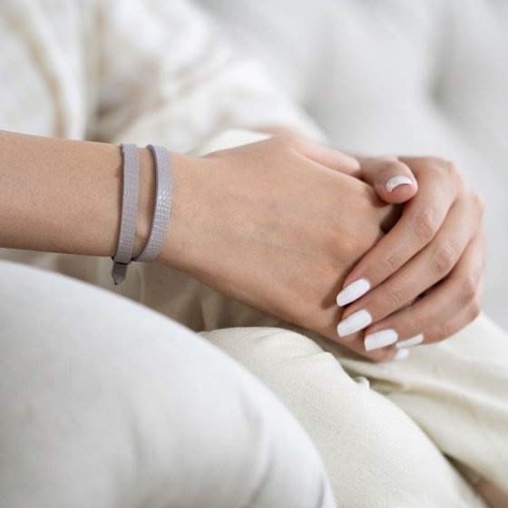 دستبند چرم دو دور خاکستری