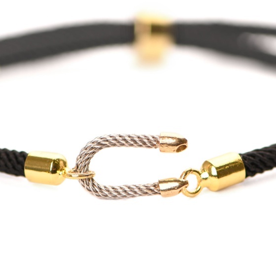 دستبند طلا زنانه طرح فرد نعل