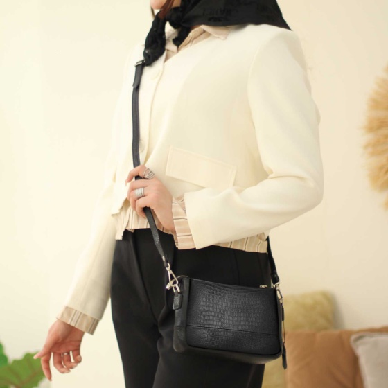 کیف دوشی زنانه چرم طرح آلین چرم لیزارد مشکی