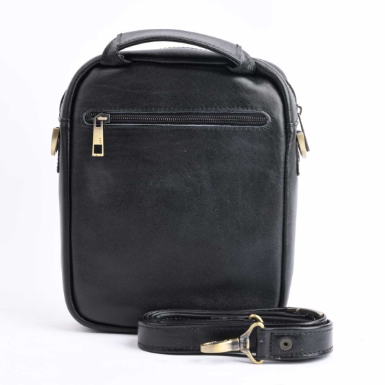 کیف کراس بادی مردانه طرح فارا چرم ساده مشکی