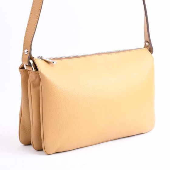 کیف دوشی زنانه طرح لاریسا چرم فلوتر کرم