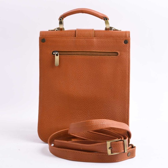 کیف کراس بادی مردانه طرح گوان چرم فلوتر عسلی (قفل رمزدار)