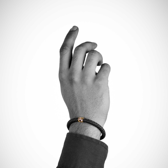 دستبند طلا چرم طرح حروف