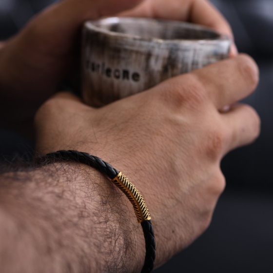 دستبند طلا چرم مردانه طرح فیوژن 3