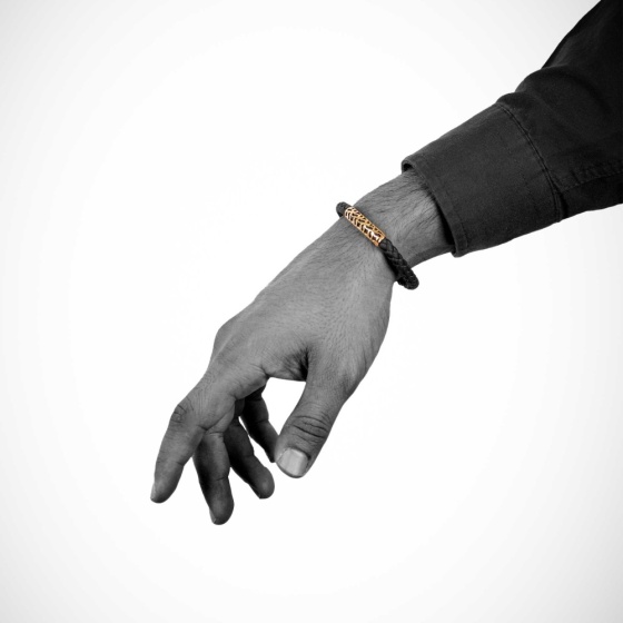 دستبند مردانه طلا چرم طرح فیوژن 1