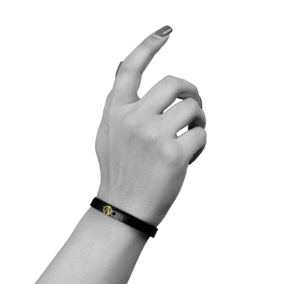 دستبند زنانه طلا چرم حرف A