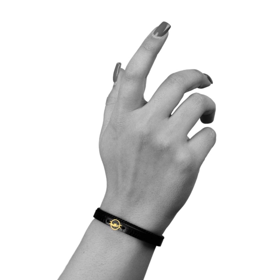 دستبند زنانه طلا چرم حرف ت