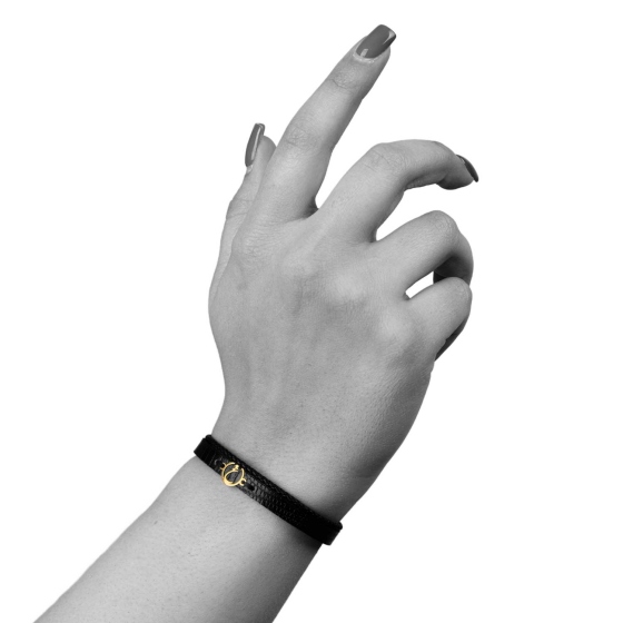 دستبند زنانه طلا چرم حرف غ