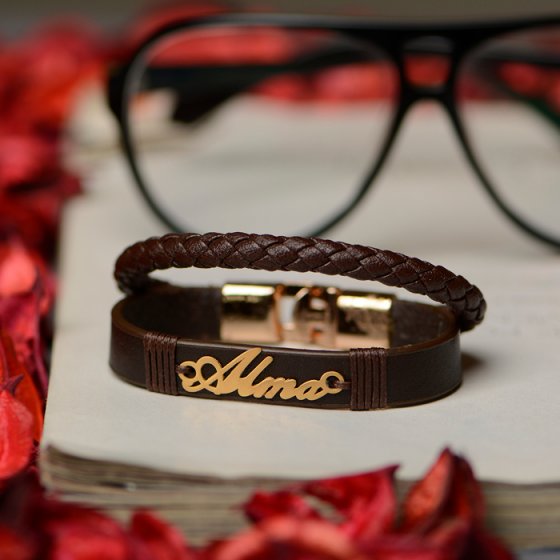 دستبند طلا چرم با پلاک اسم آلما