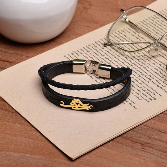 دستبند طلا چرم با پلاک عشق