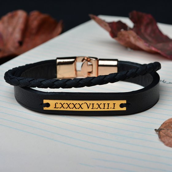 دستبند طلا چرم با پلاک طرح اعداد یونانی