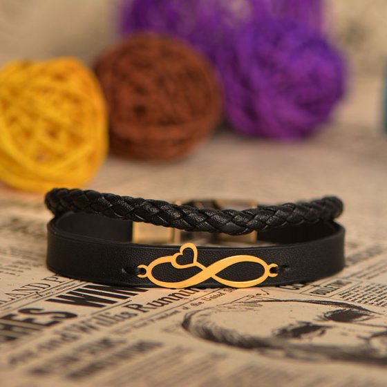 دستبند طلا چرم با پلاک طرح بینهایت و قلب