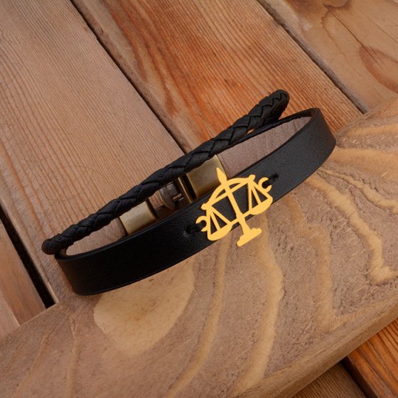 دستبند طلا چرم با پلاک ترازو