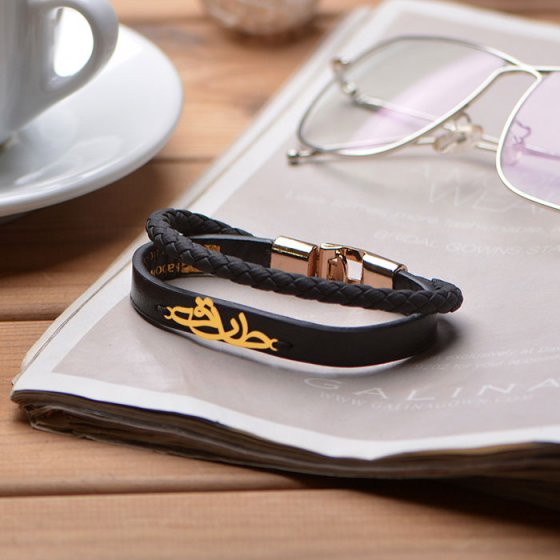 دستبند طلا چرم با پلاک اسم طارق