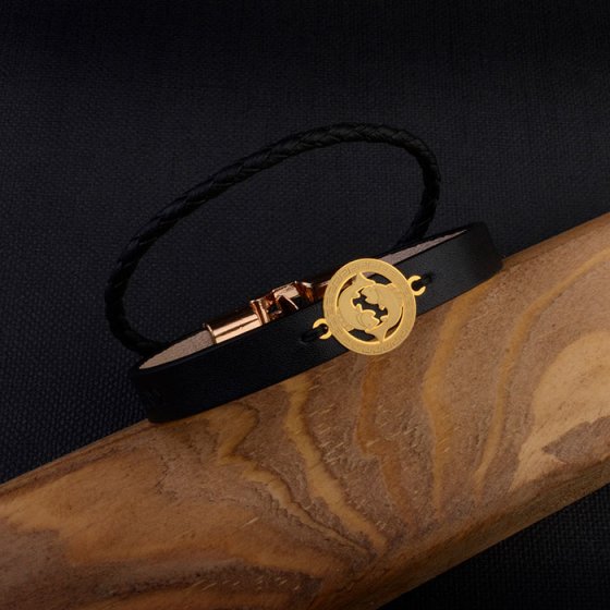 دستبند طلا چرم با نماد ماه اسفند