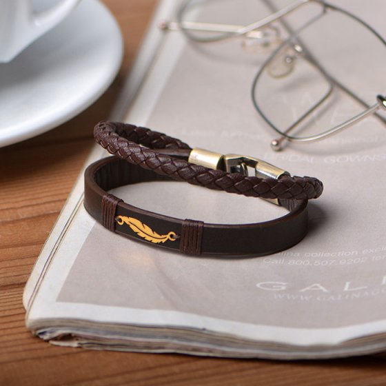 دستبند طلا چرم با پلاک طرح برگ